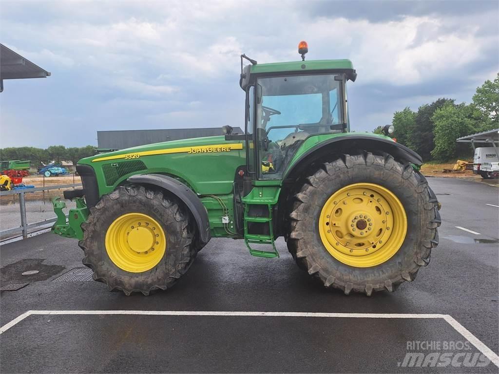 John Deere 8320 Tractoare
