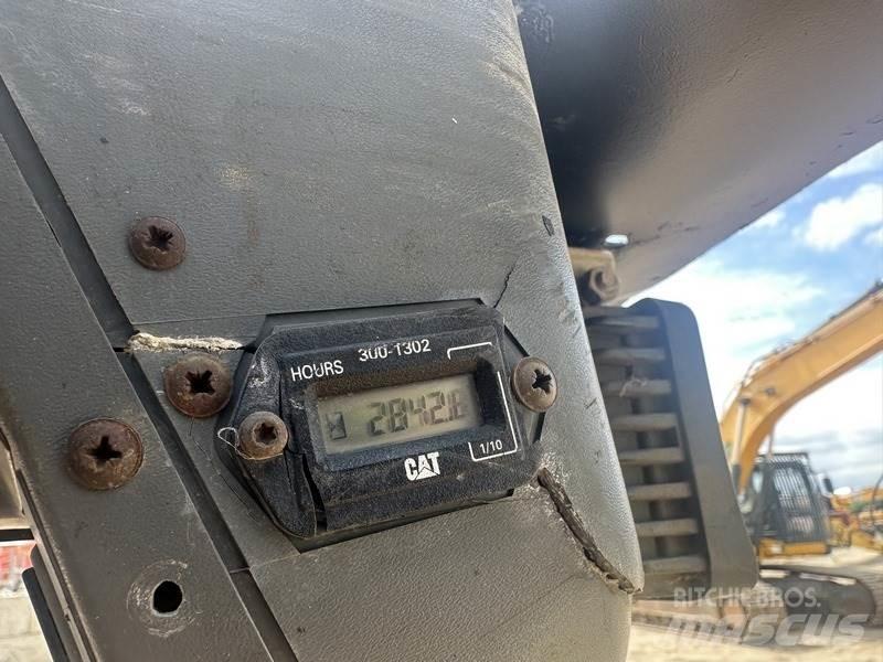 CAT 236B Utilaje construcții - Altele