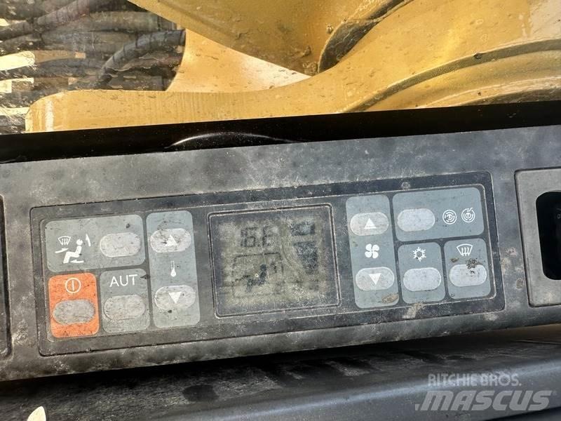 CAT 320 Excavatoare pe șenile
