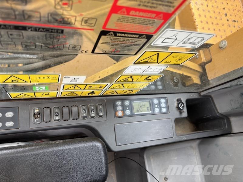 CAT 325FL Excavatoare pe șenile
