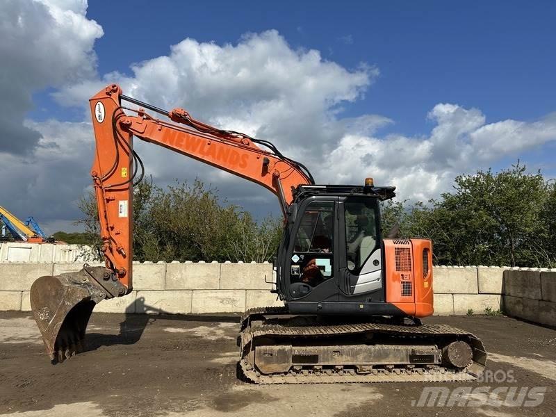 Hitachi ZX135 Excavatoare pe șenile
