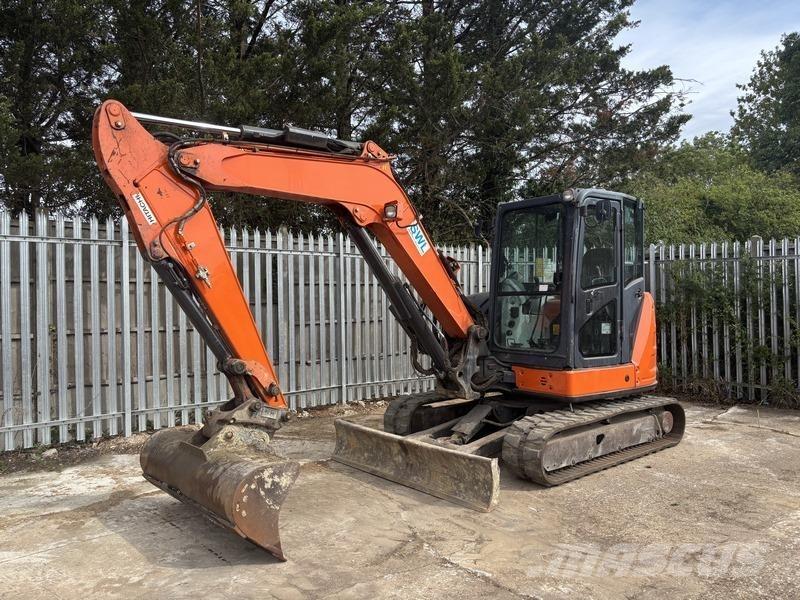 Hitachi ZX65 Excavatoare 7t - 12t