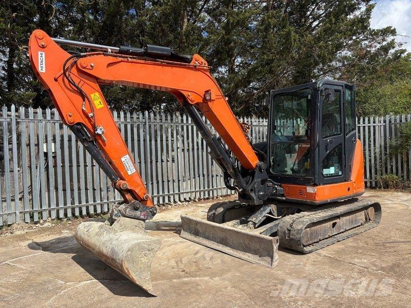 Hitachi ZX65 Excavatoare 7t - 12t