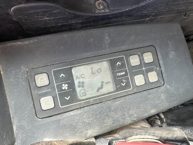 Hyundai HX130LCR Excavatoare pe șenile

