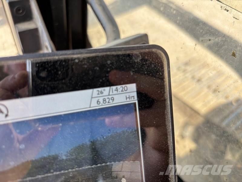 JCB 220X L 4F Excavatoare pe șenile

