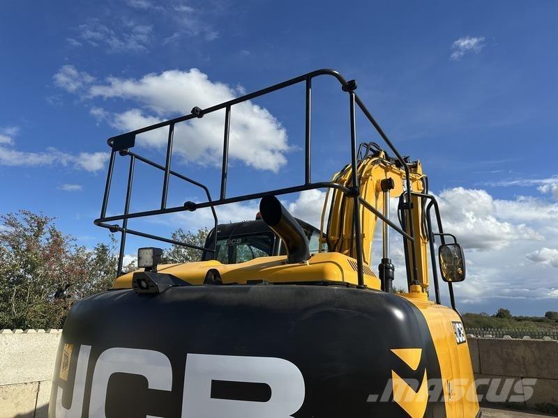 JCB JS131 LC Excavatoare pe șenile
