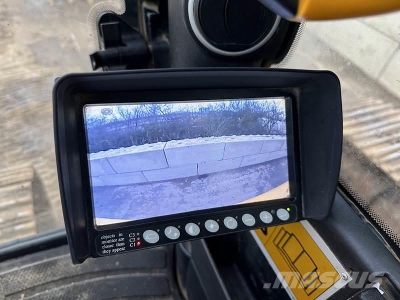 JCB JS370 LC T4 Excavatoare pe șenile
