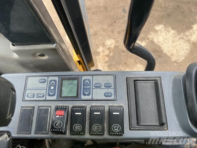 LiuGong CLG933 Excavatoare pe șenile
