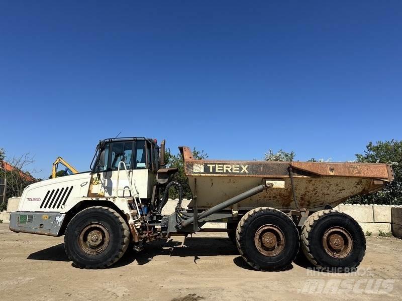 Terex TA250 Transportoare articulate