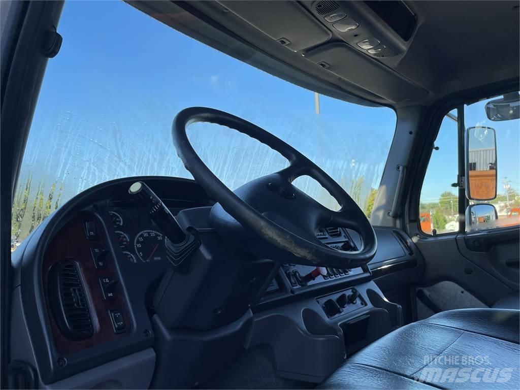 Freightliner 114SD Camion cabina sasiu