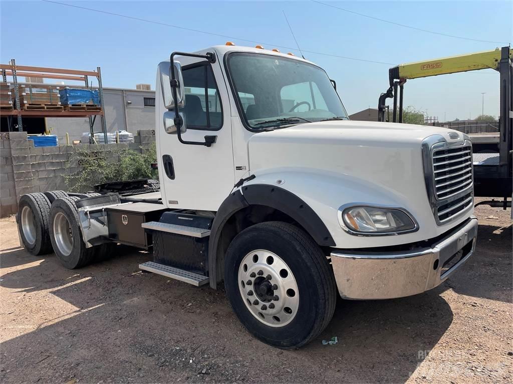 Freightliner M2 Autotractoare
