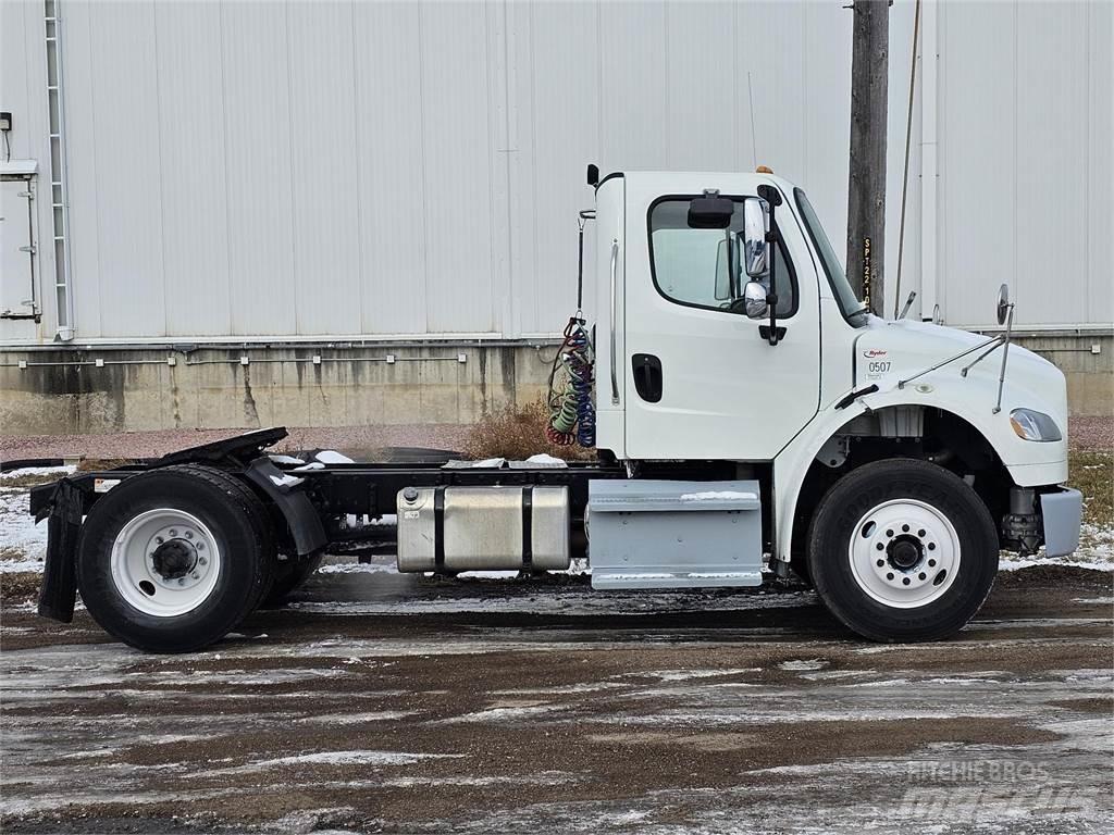 Freightliner M2 106 Autotractoare