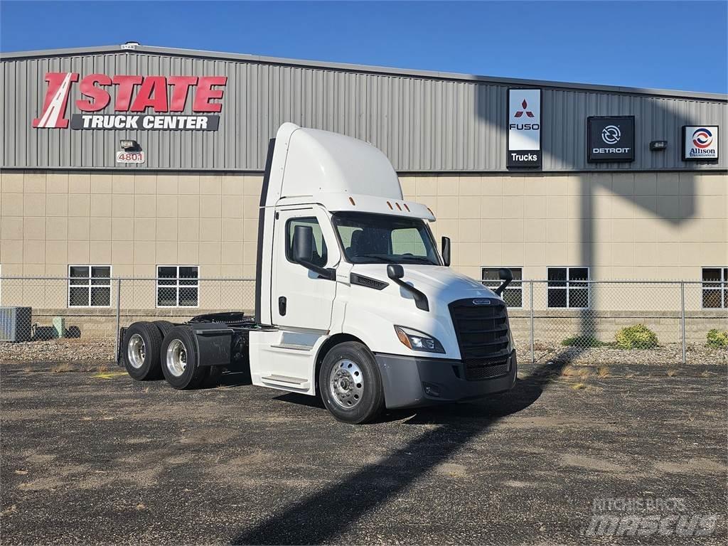 Freightliner PE116 Autotractoare