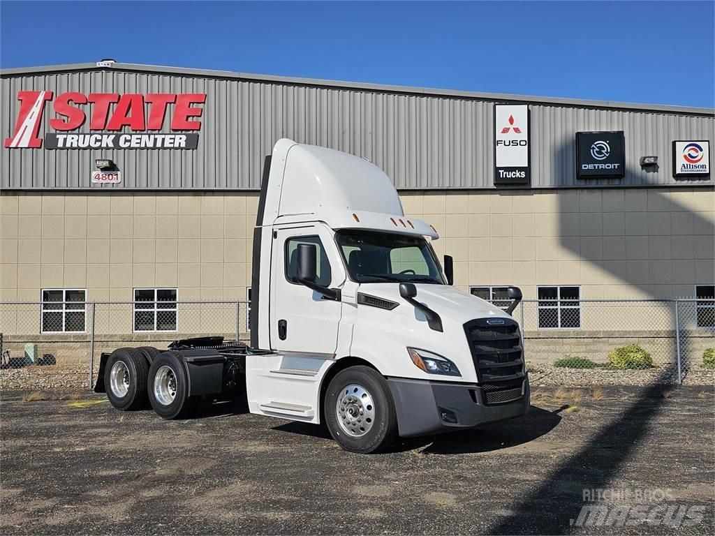 Freightliner PE116DC Autotractoare