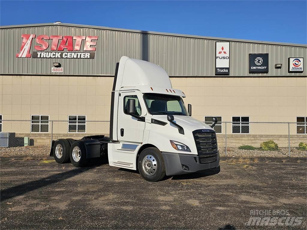 Freightliner PE116DC Autotractoare