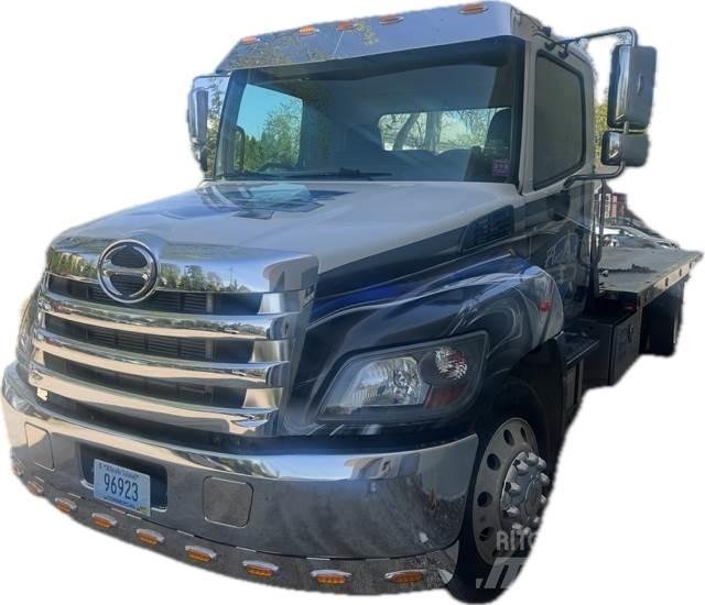Hino 258ALP Camion cu carlig de ridicare