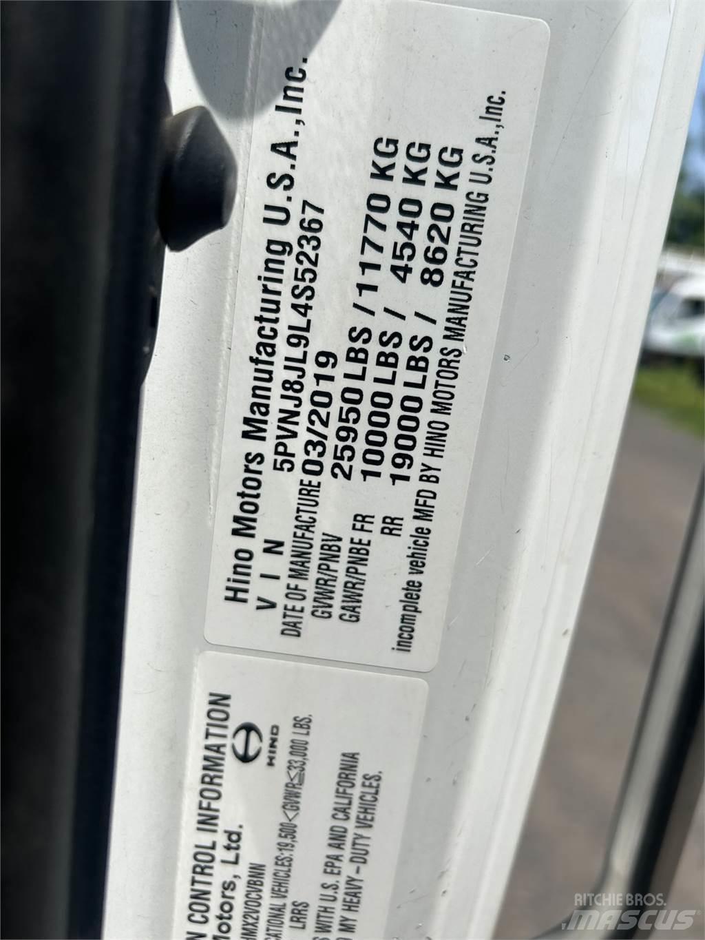Hino 268A Camion cabina sasiu