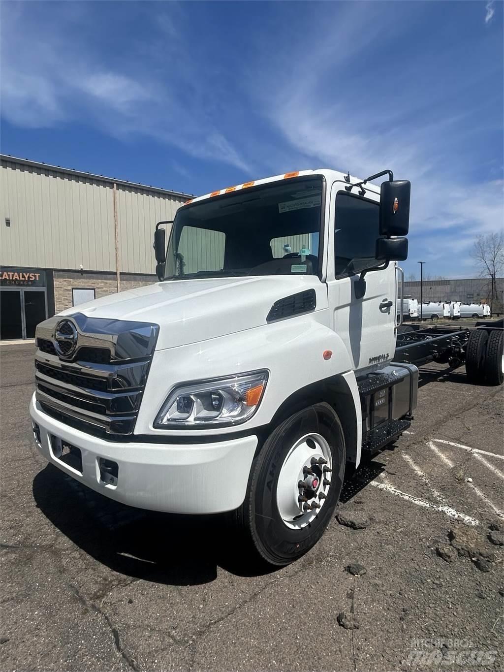 Hino L6 Camion cabina sasiu