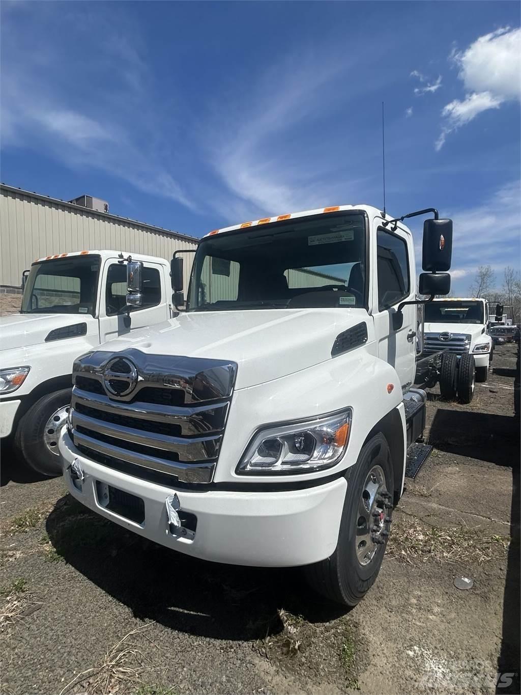 Hino L6 Camion cabina sasiu