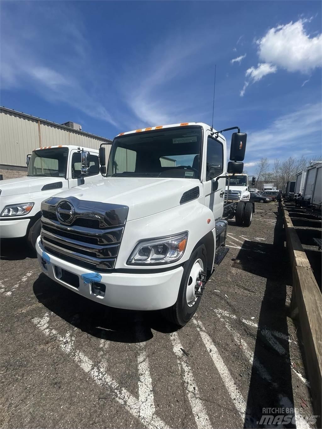 Hino L6 Camion cabina sasiu