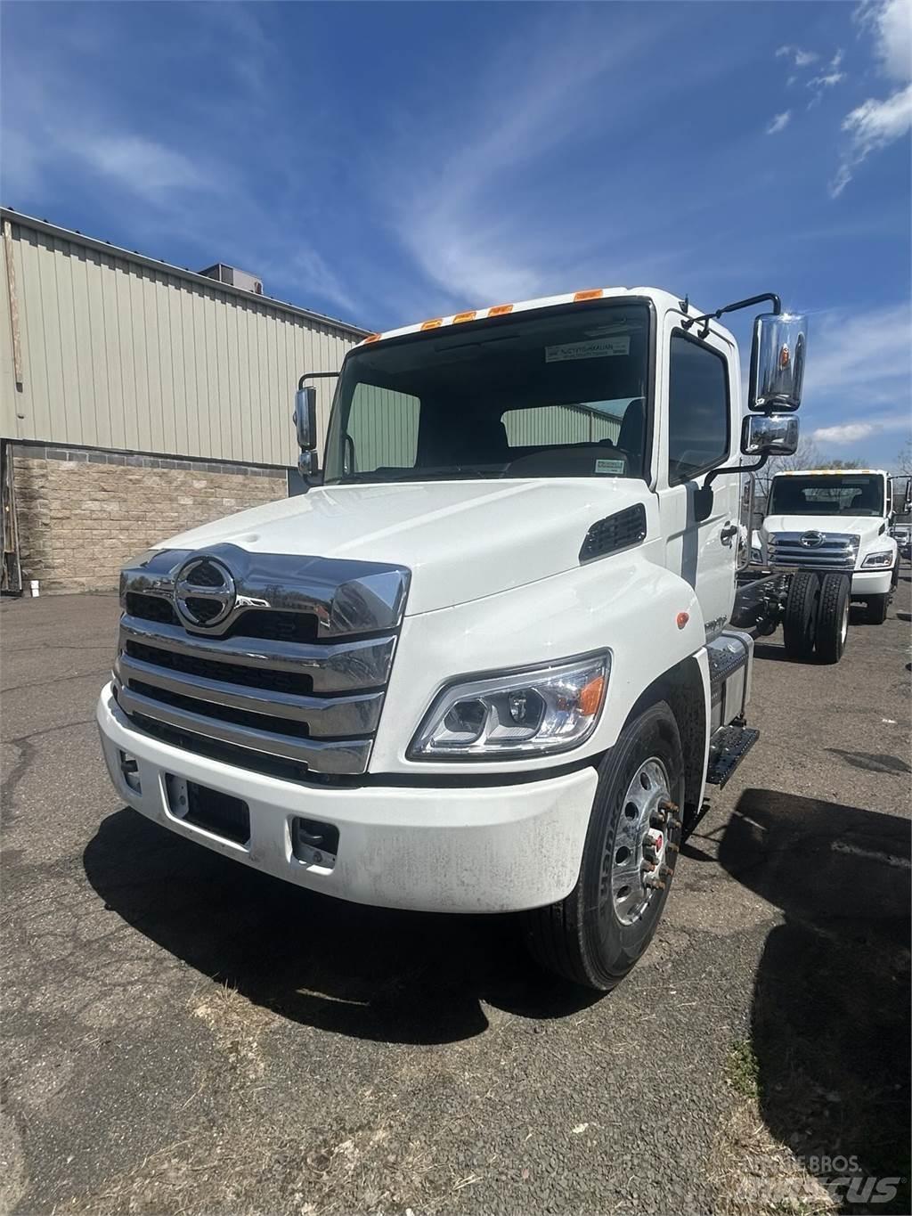 Hino L6 Camion cabina sasiu