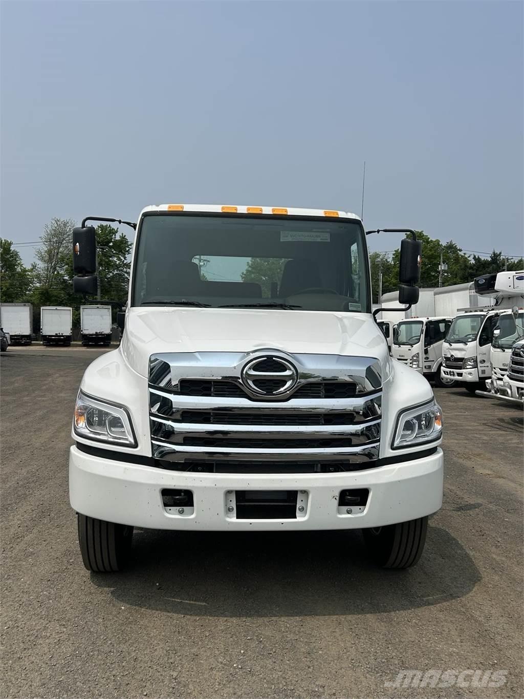 Hino L7 Camion cabina sasiu