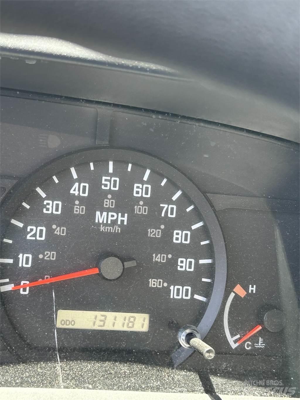 Isuzu NPR Autocamioane