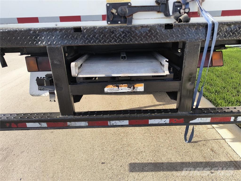 Isuzu NQR Autocamioane