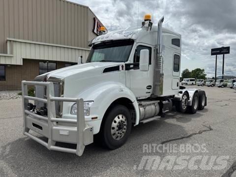 Kenworth T880 Autotractoare
