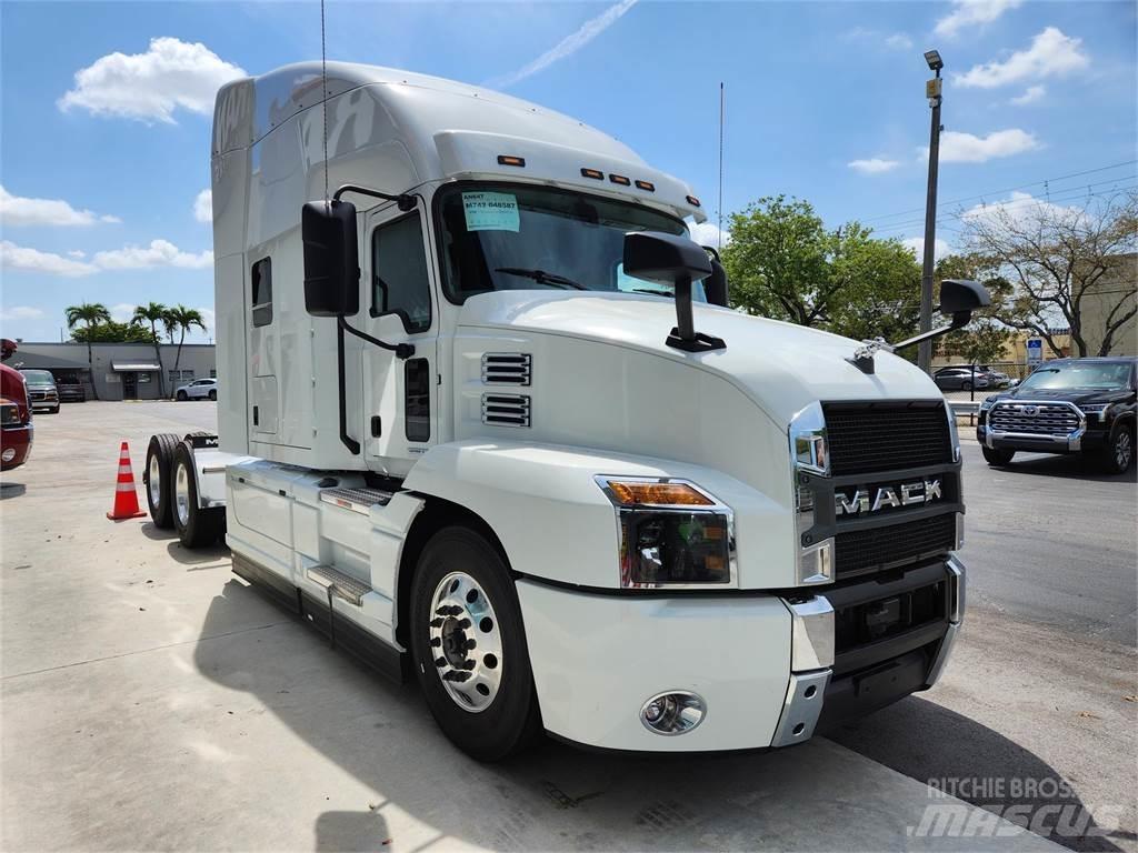 Mack AN64T Autotractoare