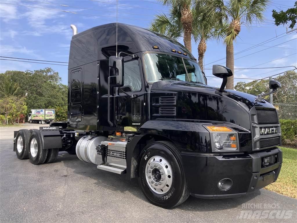 Mack AN64T Autotractoare