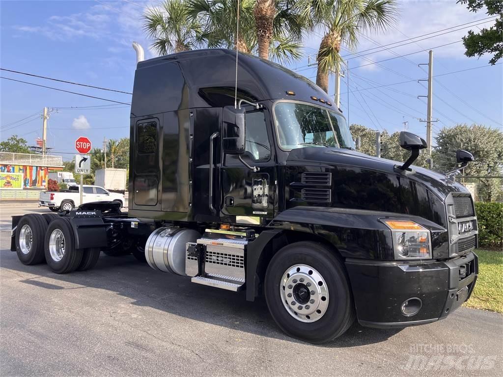 Mack AN64T Autotractoare