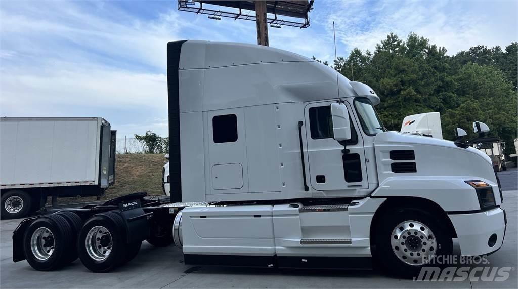 Mack AN64T Autotractoare