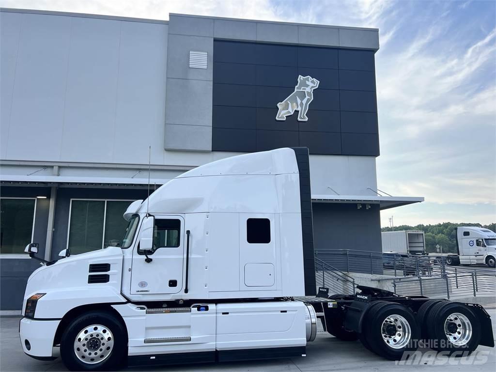 Mack AN64T Autotractoare
