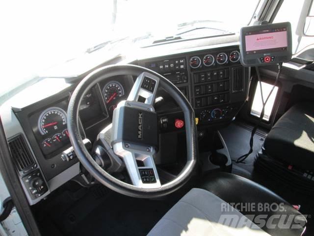 Mack AN64T Autotractoare