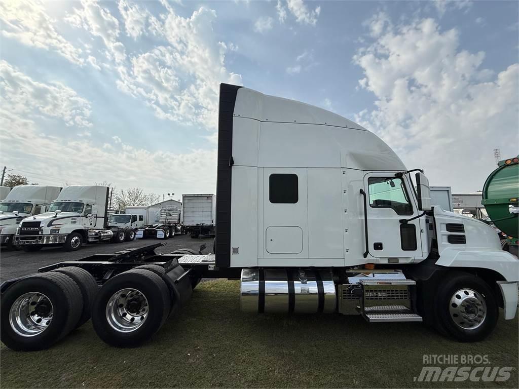 Mack AN64T Autotractoare