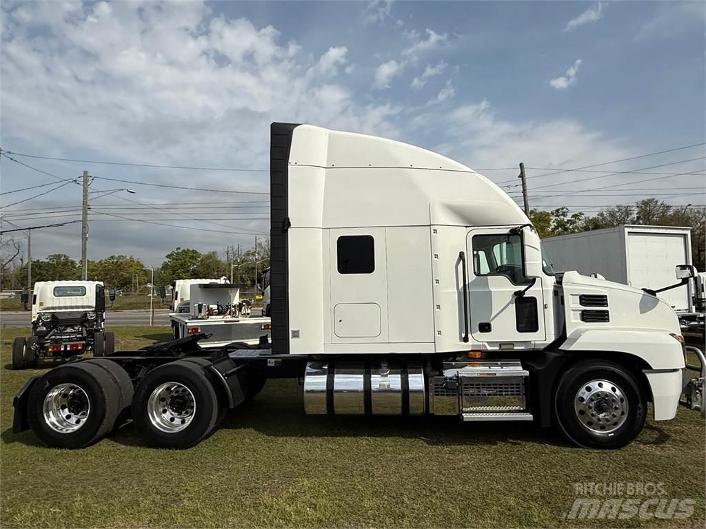 Mack AN64T Autotractoare