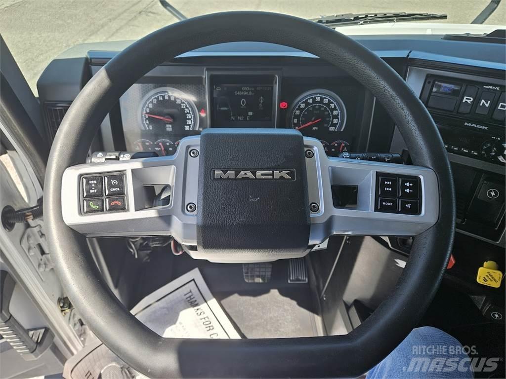 Mack AN64T Autotractoare