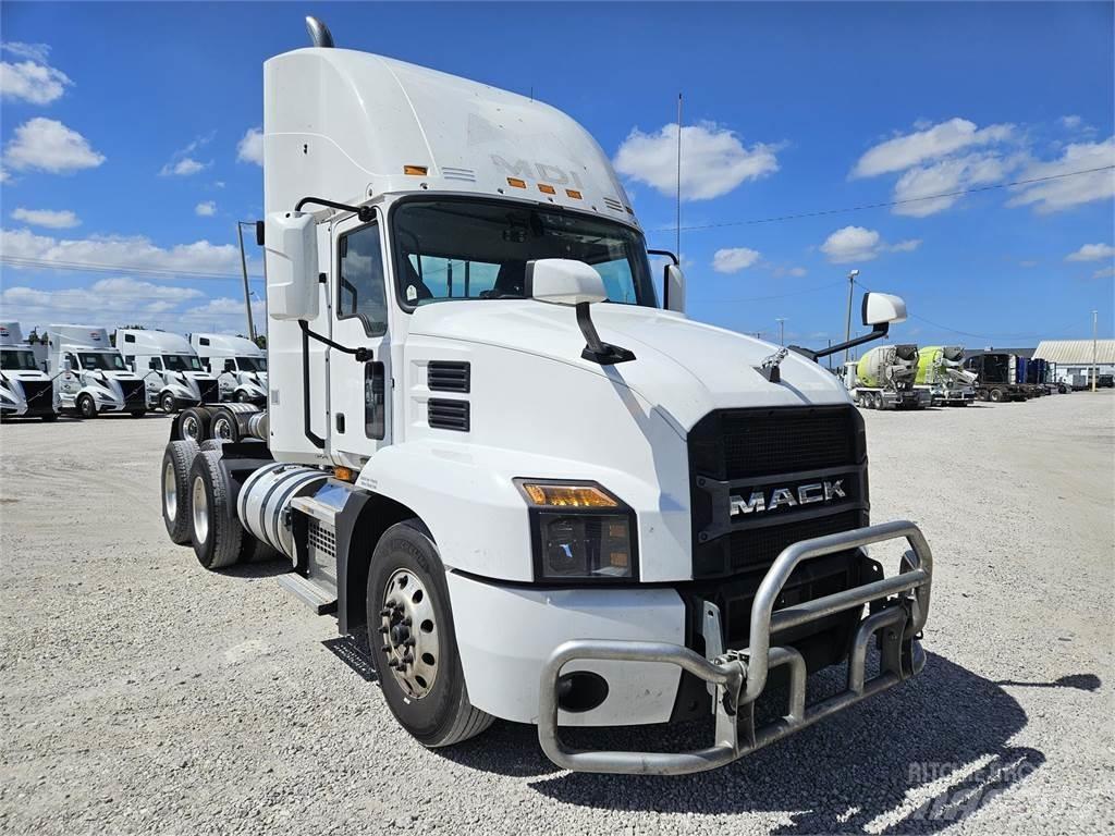 Mack AN64T Autotractoare