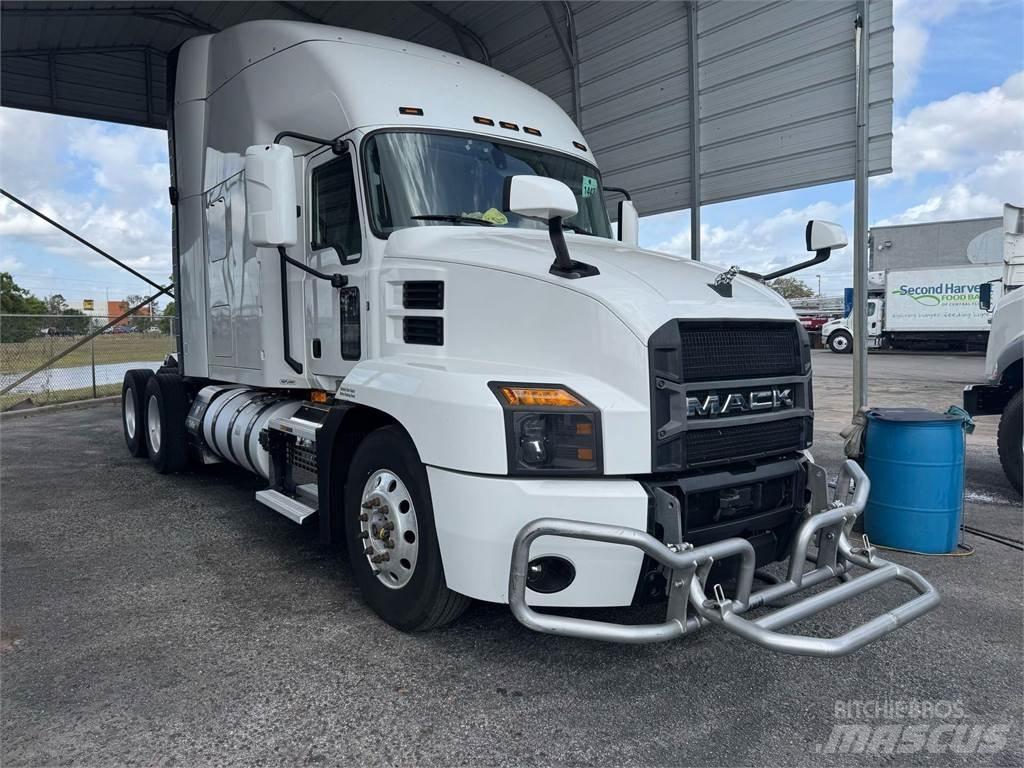 Mack AN64T Autotractoare