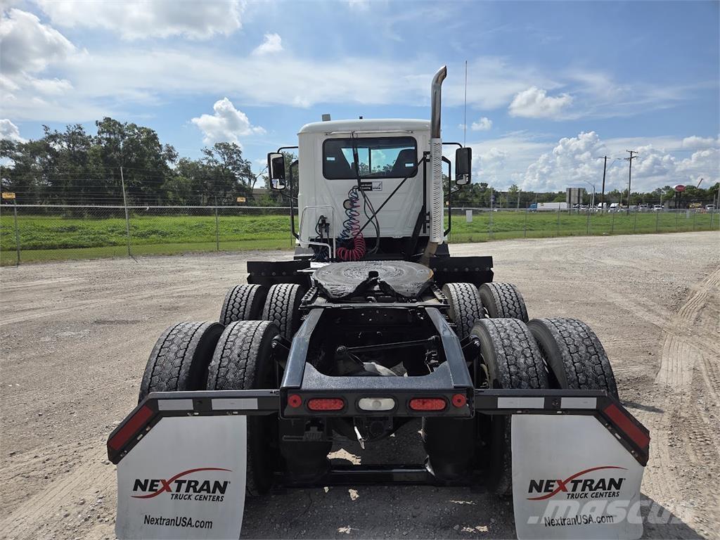 Mack AN64T Autotractoare