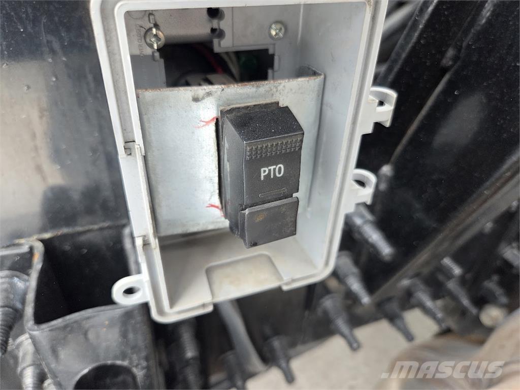 Mack AN64T Autotractoare