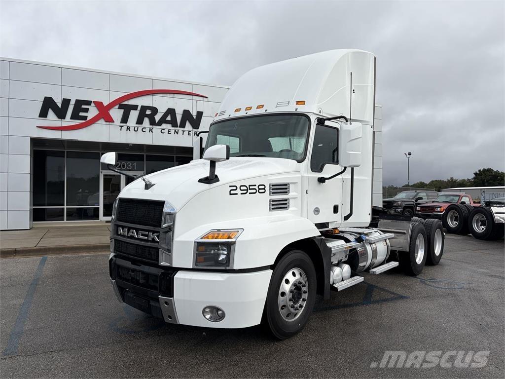 Mack AN64T Autotractoare