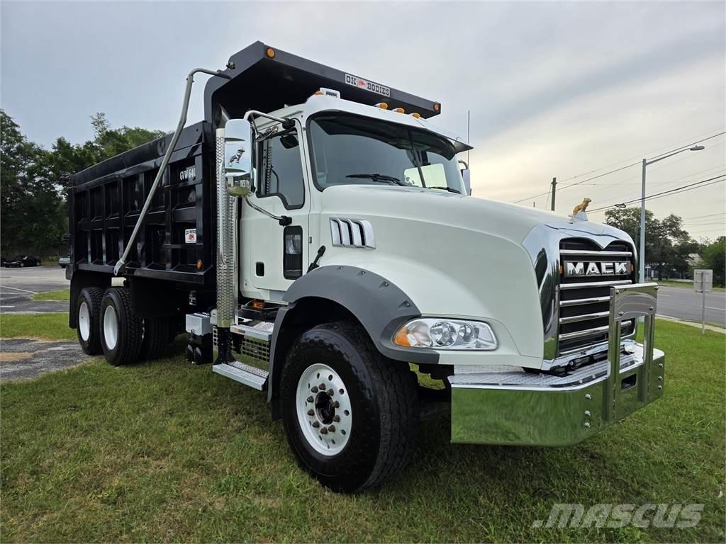 Mack GR64B Autobasculanta
