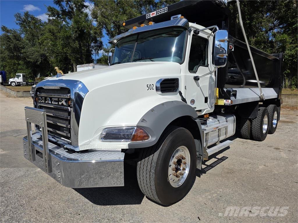 Mack GR64B Autobasculanta