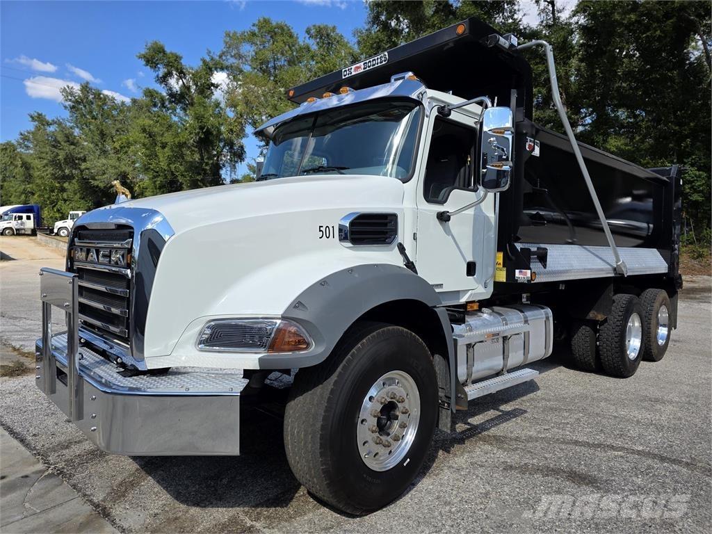 Mack GR64B Autobasculanta