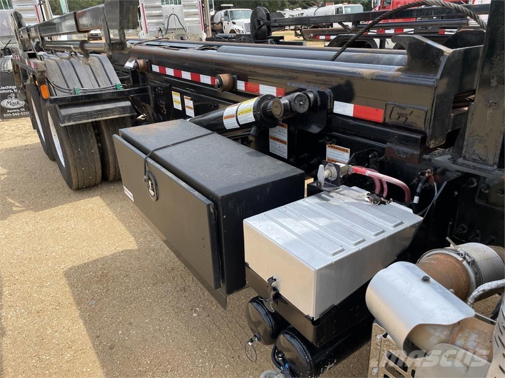Mack GR64B Altele