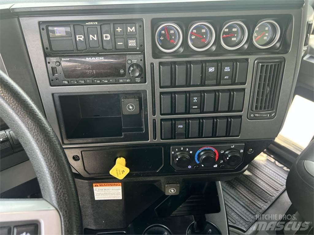 Mack GR64BR Altele