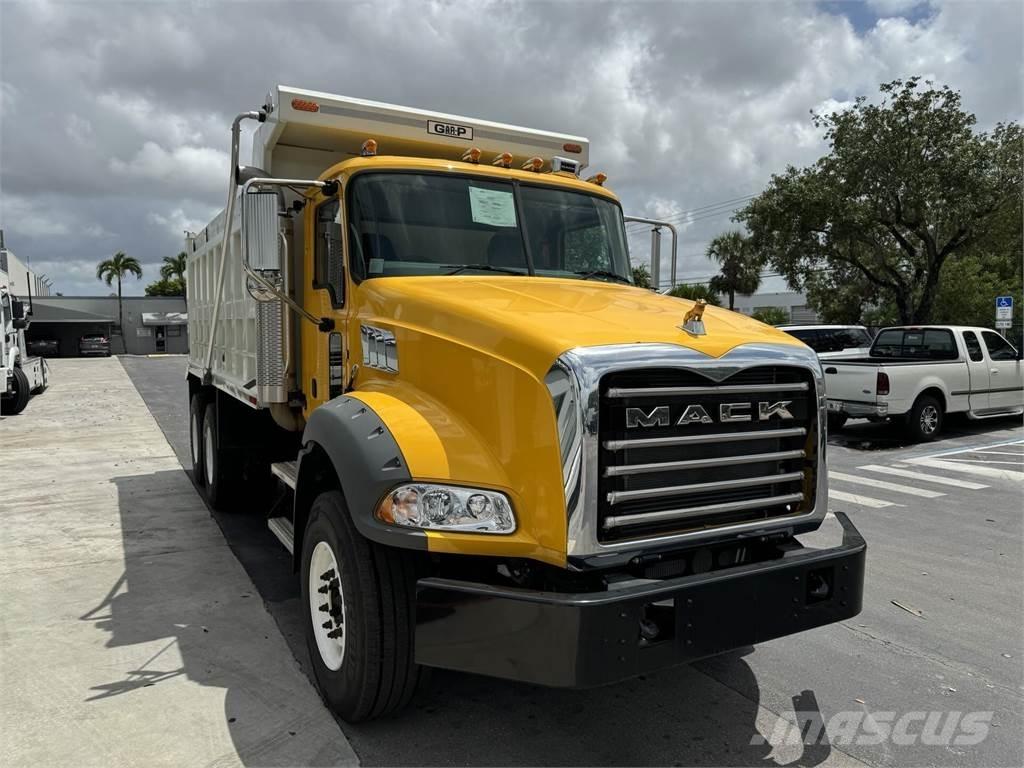 Mack GR64BRX Autobasculanta
