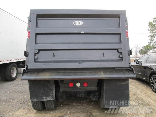 Mack GR64F Autobasculanta